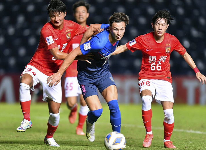 雷竞技电竞赛事金州勇士训练开放日,集结日远射贴柱引欢呼,亚冠在即,赛程密集仍需轮换的简单介绍