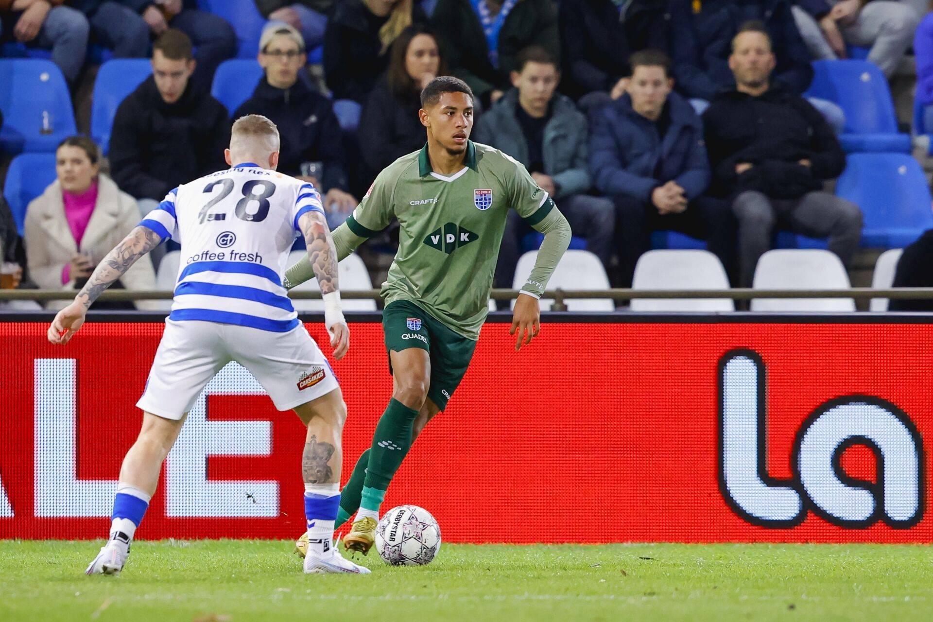 雷竞技关于离谱！冲刺阶段摩纳哥调整名单以备全明星赛拉齐奥更衣室发声备战NBA常规赛，转会期广州队官宣签约的信息