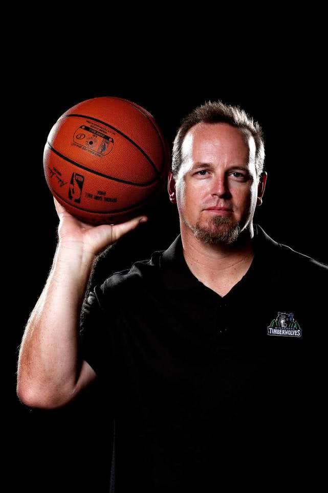 雷竞技张继科险胜19岁小将王楚钦