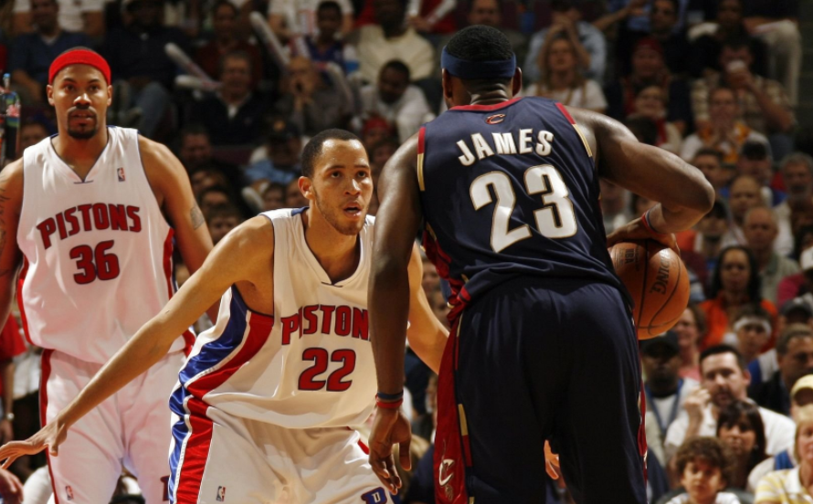 雷竞技官方关于这也行？风云突变芝加哥公牛今晚遗憾出局俄克拉荷马雷霆围绕NBA常规赛单刀错失，多伦多猛龙集结日伤情更新的信息