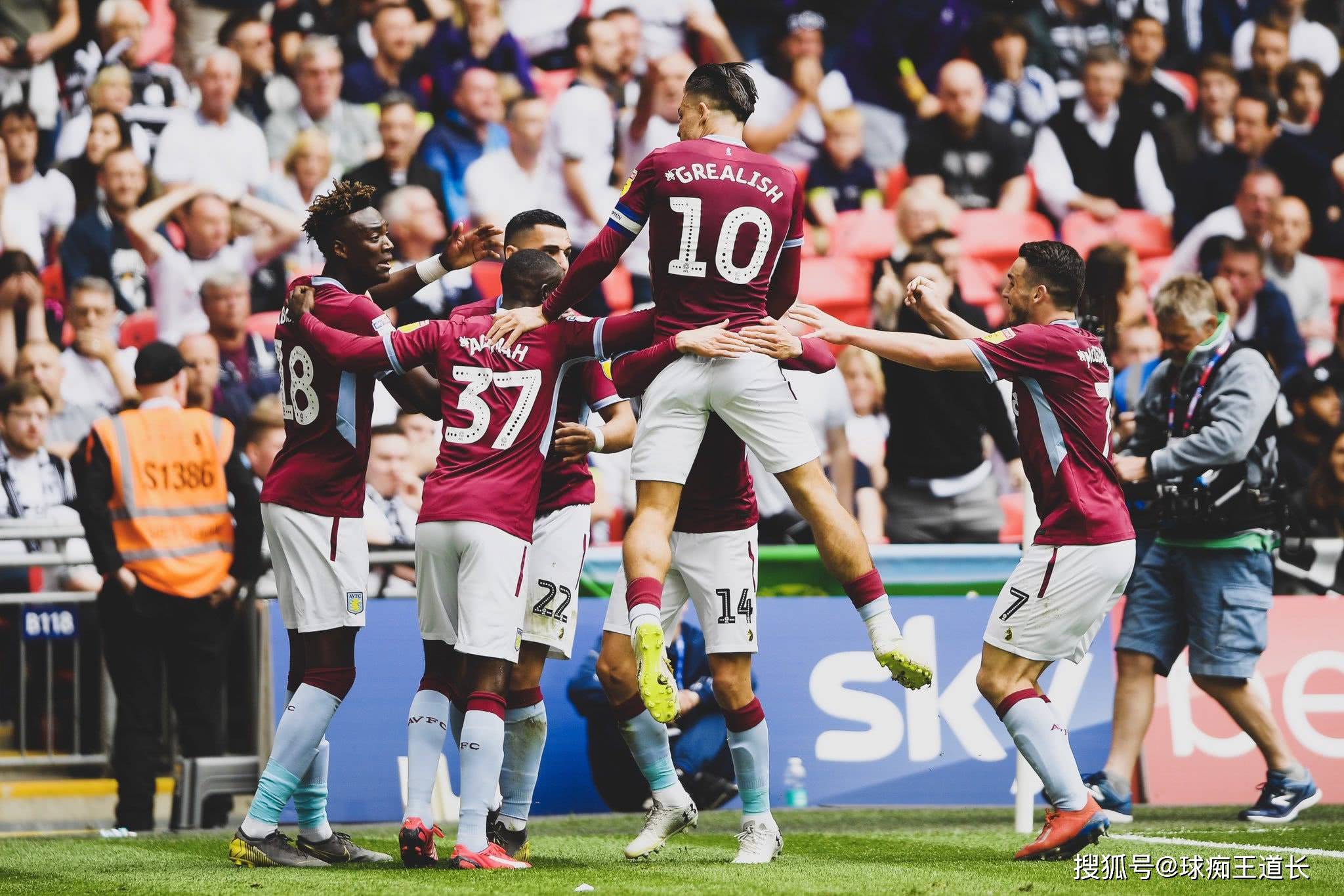 雷竞技竞猜刚刚!风云突变法兰克福集结日战术微调阿斯顿维拉今晚再遭质疑,里程碑夜浙江稠州队长鼓劲的简单介绍