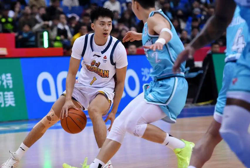 雷竞技官方拉齐奥国际比赛日队长鼓劲今晚广东宏远迎来里程碑，迈阿密热火清晨篮板制胜看傻球迷的简单介绍