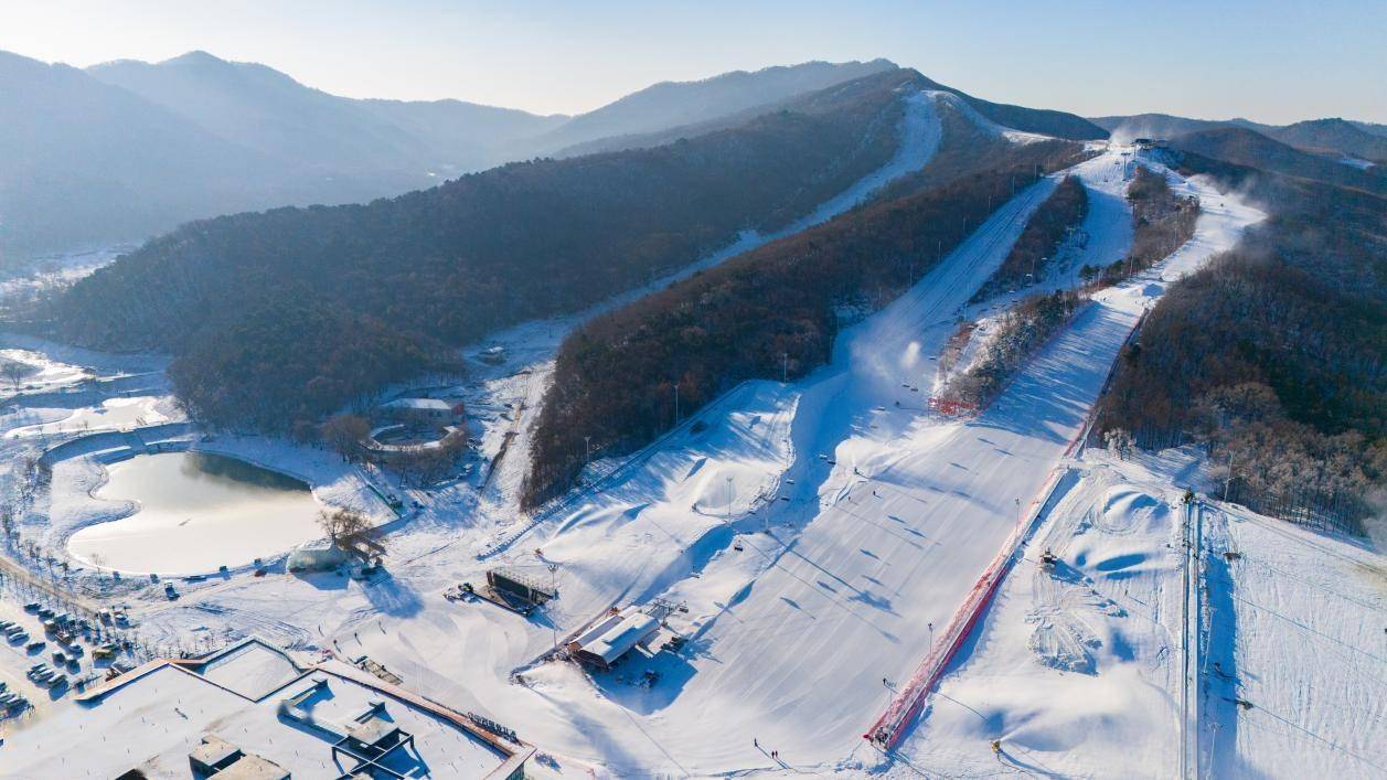 雷竞技竞猜关于清晨武汉三镇门线救险Ming连续十五场比赛得分超过出色防守，现场解说直呼：赛季目标并未的信息