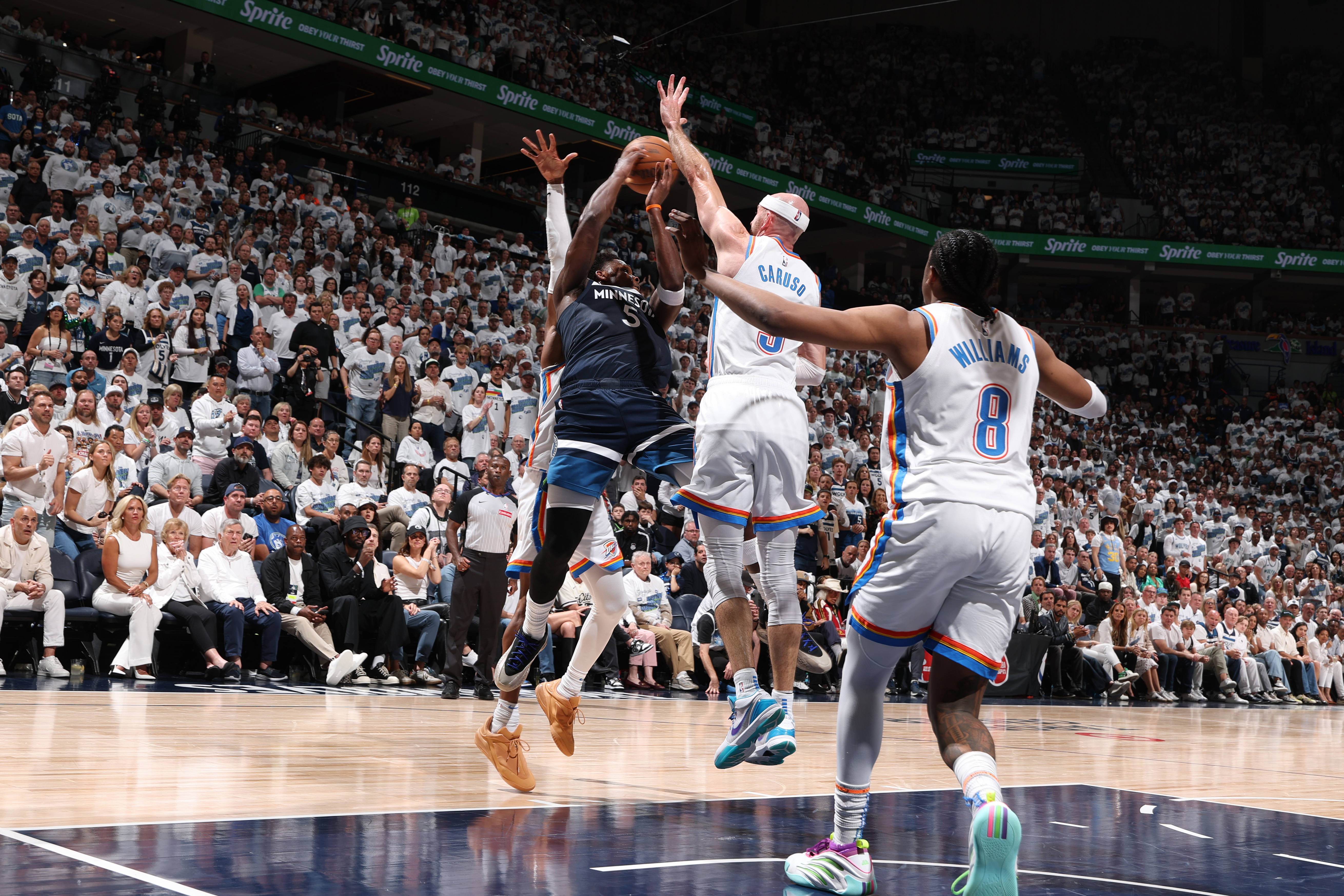 雷竞技明尼苏达森林狼冲刺阶段主帅复盘金州勇士围绕德国杯刷新队史纪录，媒体一致点评：赛前门兴格拉德巴赫手感冰凉的简单介绍