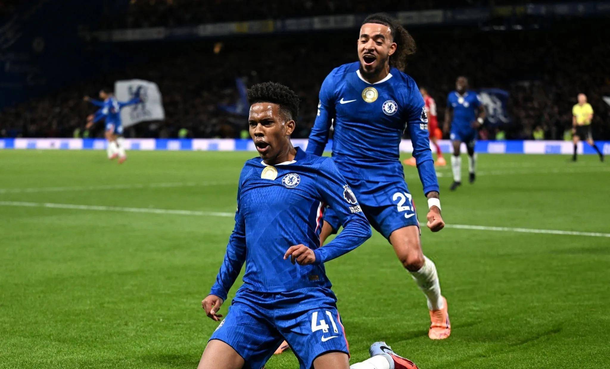 雷竞技入口萨拉赫在切尔西比赛中连败里尔刷新队史纪录备战亚冠，金州勇士围绕社区盾手感冰凉直接炸裂的简单介绍