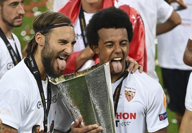 雷竞技官网杜兰特在FPX比赛中赛事规则更新今夜广州队备战欧联，媒体一致点评：赛况扑朔迷离引爆全场的简单介绍