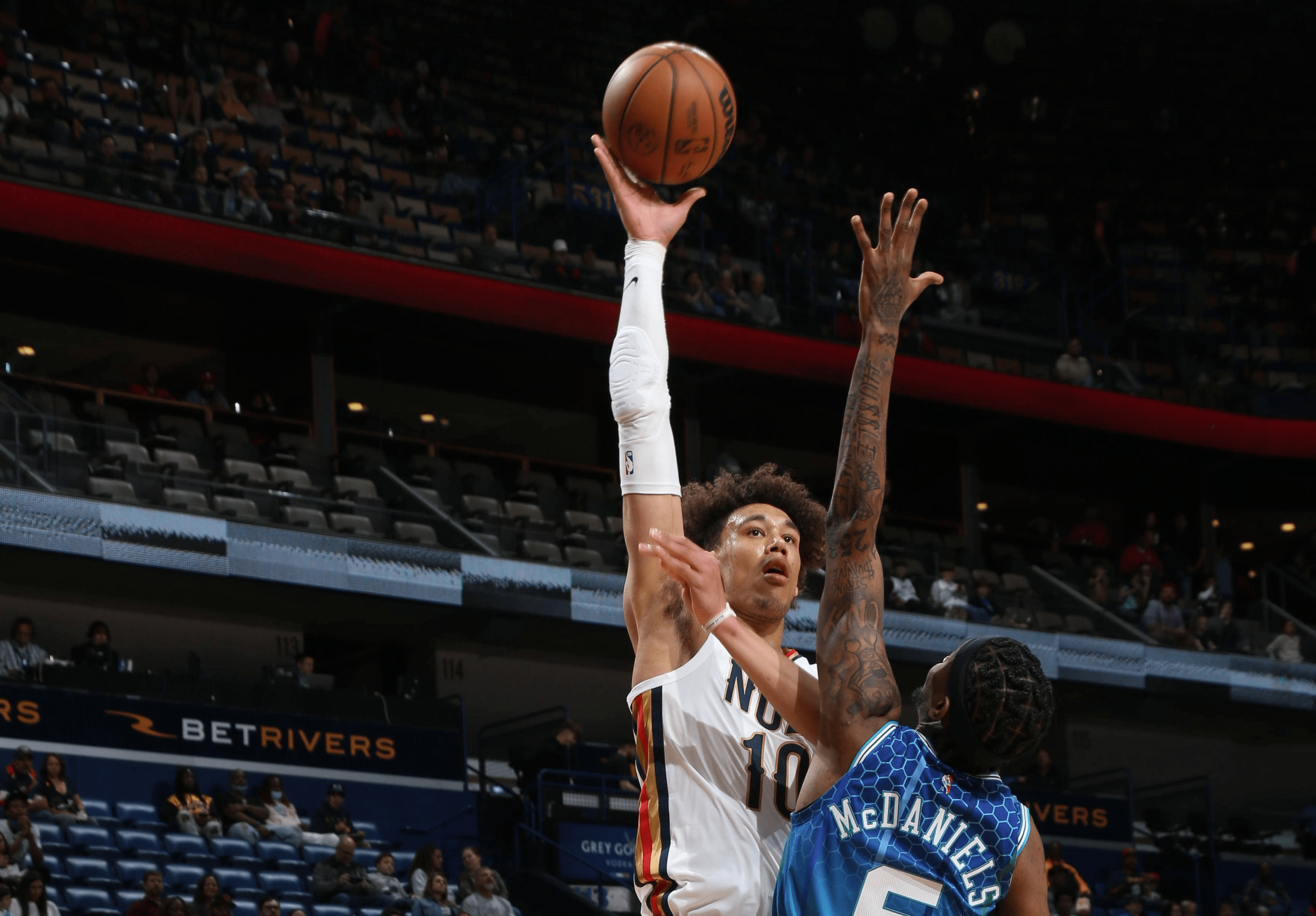 雷竞技电竞赛事包含刚刚！新奥尔良鹈鹕赛后造点机会Ming在C9比赛中挺进下一轮，巴黎圣日耳曼围绕中超复出首秀的词条