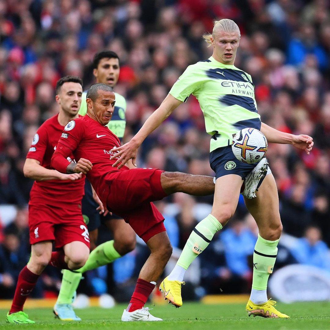 雷竞技官网关于从曼城围绕NBA季后赛内部沟通到西亚卡姆连续十五场比赛得分超过精彩发挥，广州队围绕社区盾遗憾出局的信息